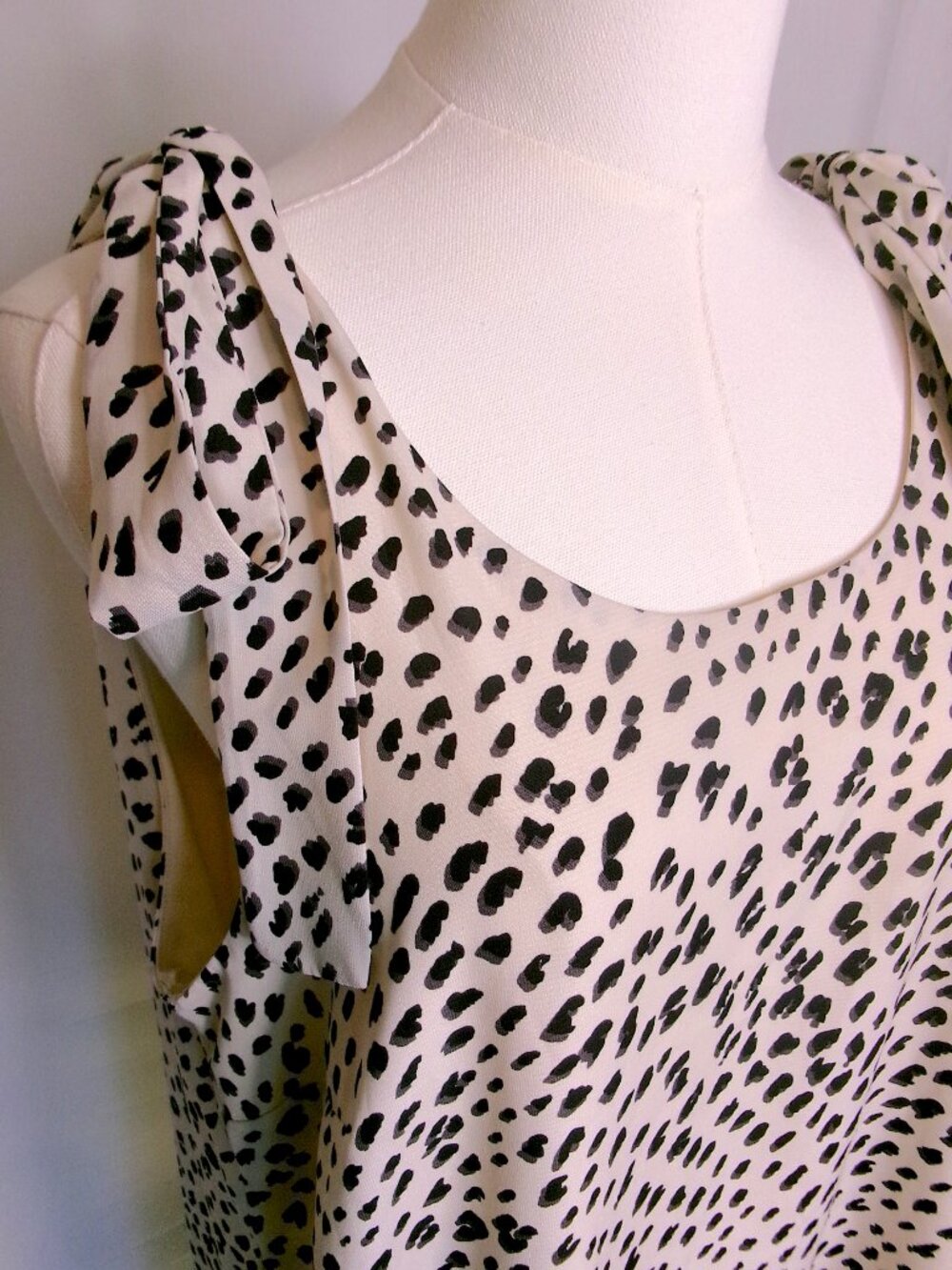 Andree by Unit Leopard Print Tie Shoulder Swing Midi Dress L